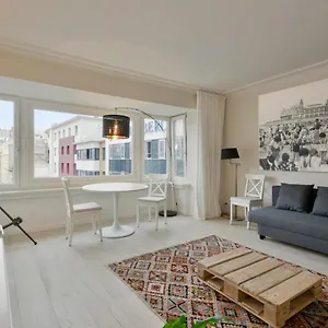 https://city-center-apartment-only-50m-from-the-beach.ostend-hotel.net